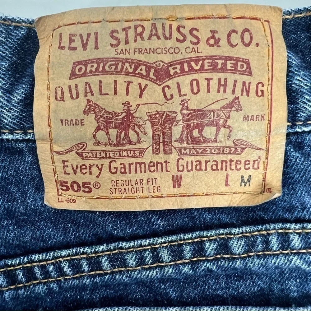 LEVI’S STRAUSS 505 Junior Women’s Blue Jean Shorts Sz 9 Dark Wash Frayed Hem - Picture 5 of 8